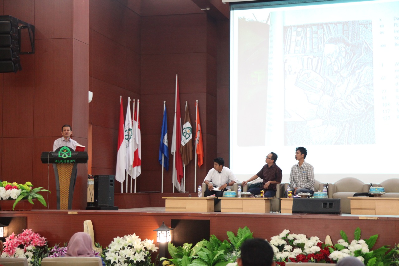 Gambar Dema UIN Alauddin Gelar Bedah Buku Eko Prasetyo